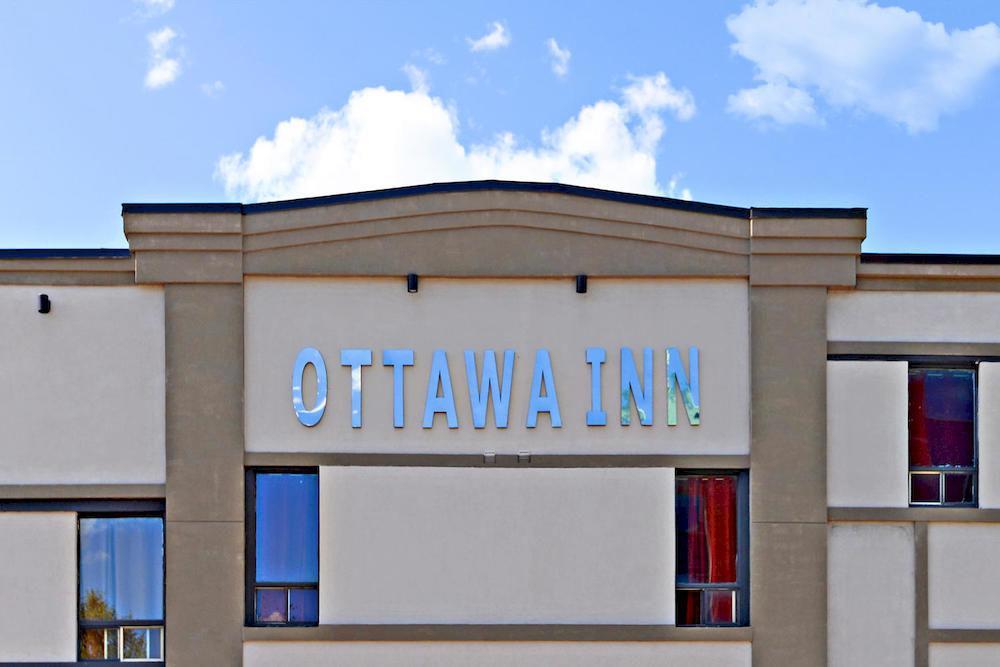 Ottawa Inn Hotel Esterno foto